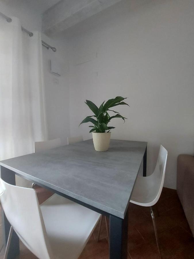 La Casa Di Elvira2 Villa Кастелнуово Берарденга Екстериор снимка